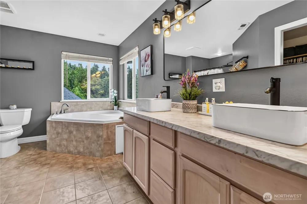 117 Alta Vista Longview, WA 98632