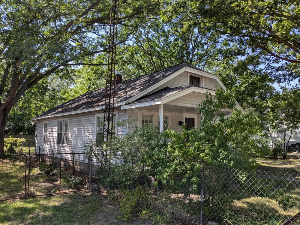 1925 Valley Street Muskegon City, MI 49442