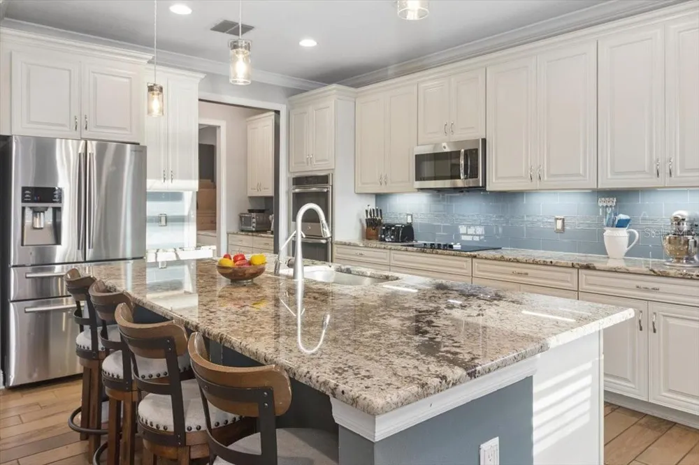 19129 LONG LAKE RANCH BOULEVARD Lutz, FL 33558