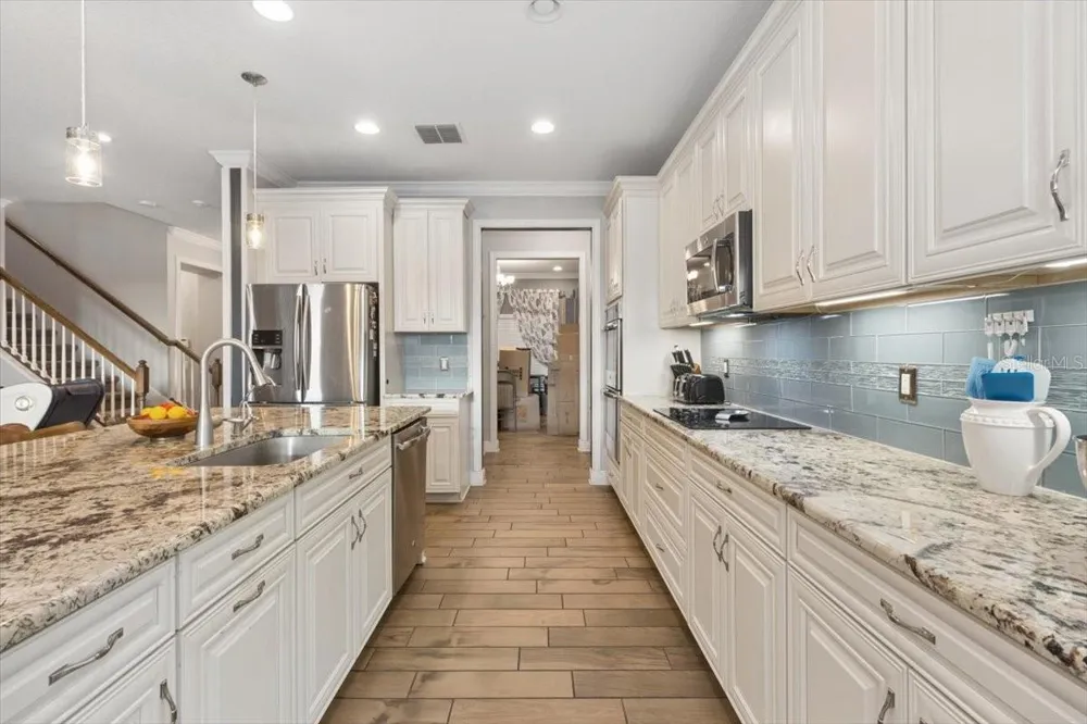 19129 LONG LAKE RANCH BOULEVARD Lutz, FL 33558