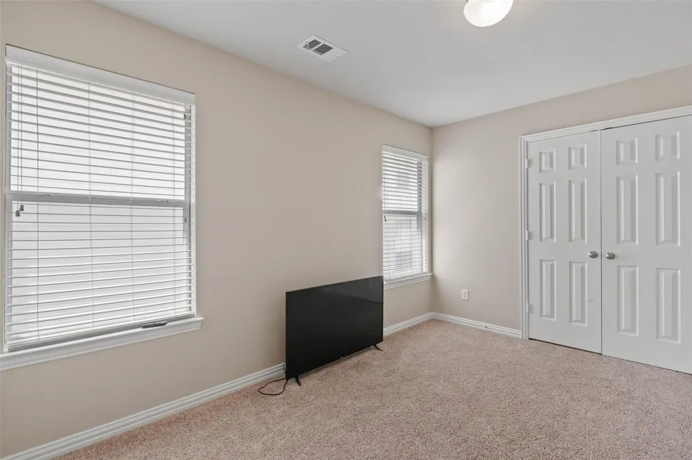 2700 Club Ridge Drive #17 Lewisville, TX 75067