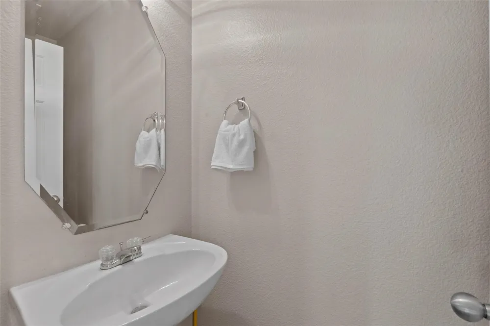 2700 Club Ridge Drive #17 Lewisville, TX 75067