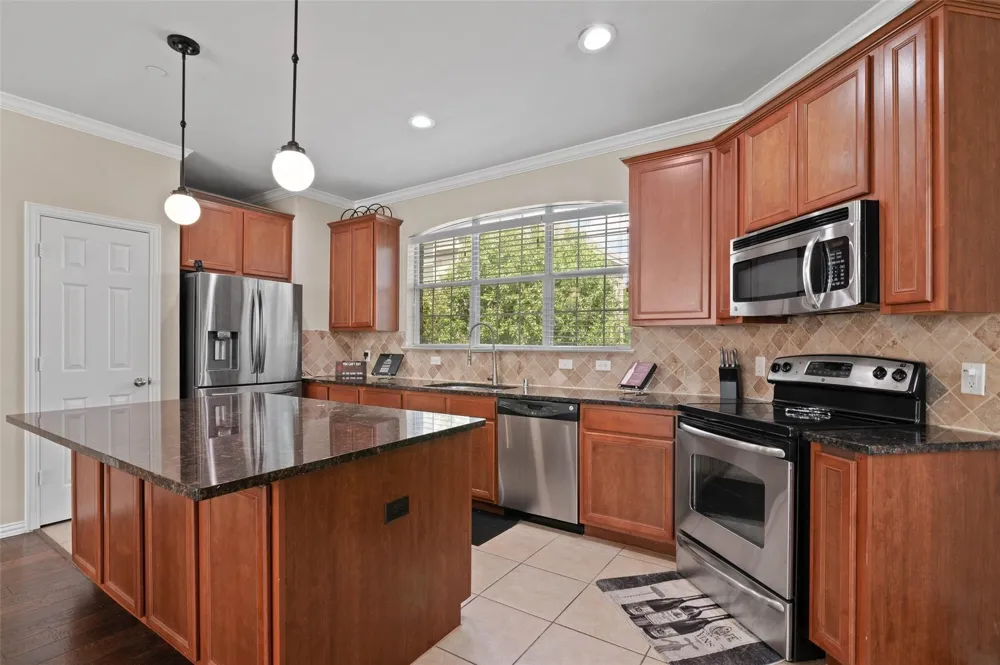 2700 Club Ridge Drive #17 Lewisville, TX 75067