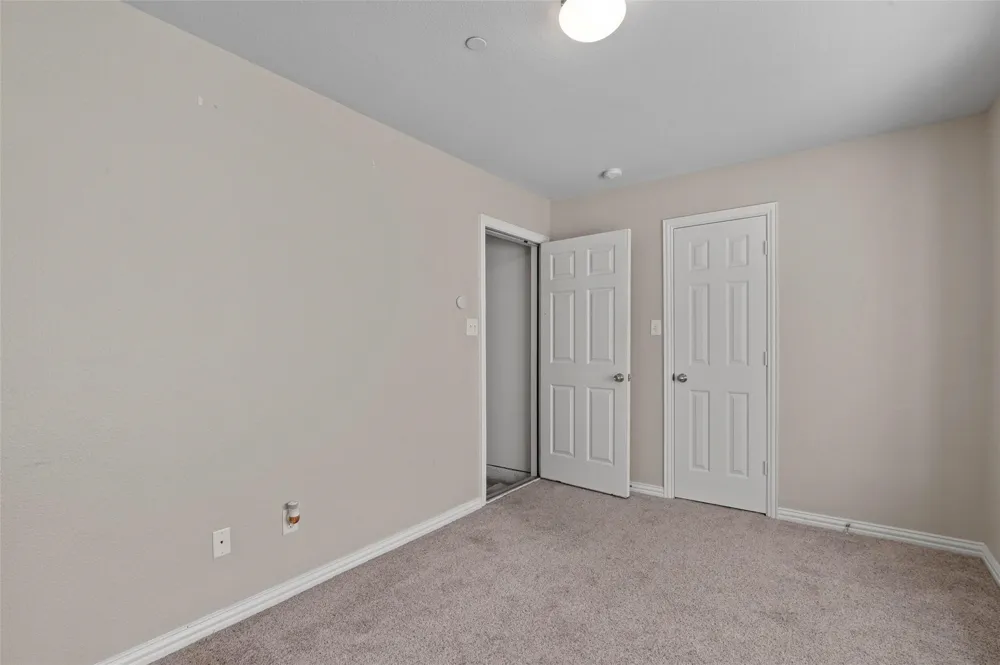 2700 Club Ridge Drive #17 Lewisville, TX 75067