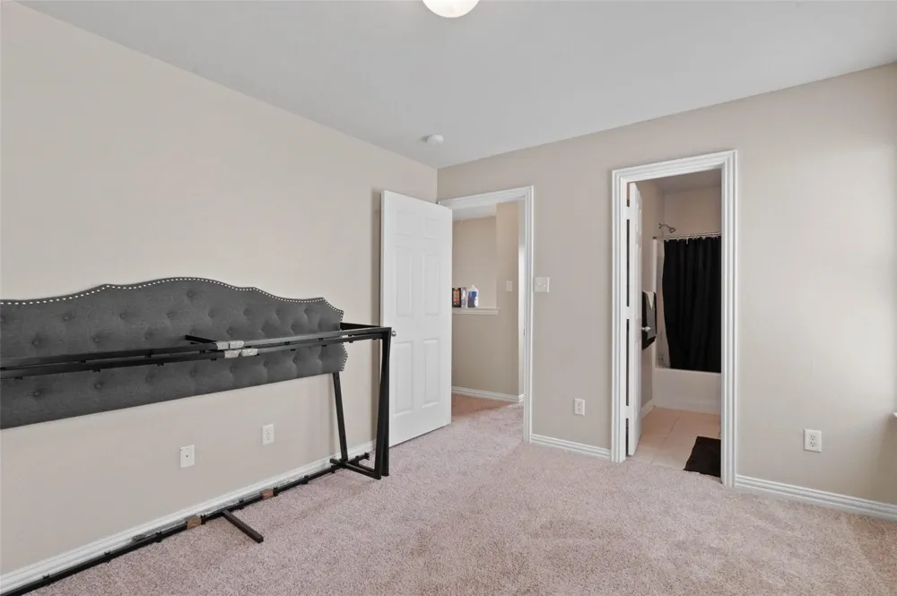2700 Club Ridge Drive #17 Lewisville, TX 75067