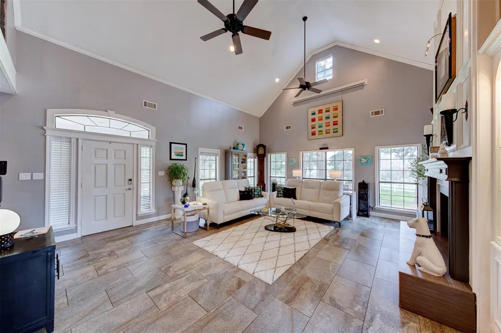 9520 El Chaco Drive Baytown, TX 77521