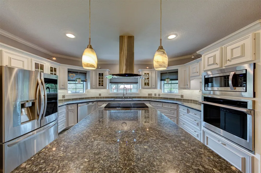 9520 El Chaco Drive Baytown, TX 77521