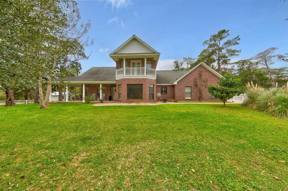 9520 El Chaco Drive Baytown, TX 77521