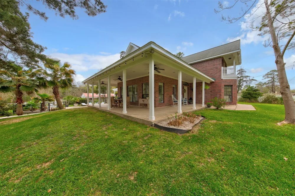 9520 El Chaco Drive Baytown, TX 77521