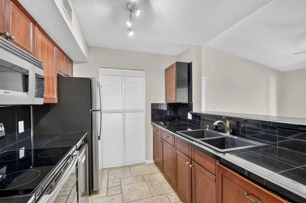160 YACHT CLUB WAY #211 Hypoluxo, FL 33462