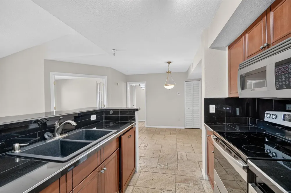160 YACHT CLUB WAY #211 Hypoluxo, FL 33462