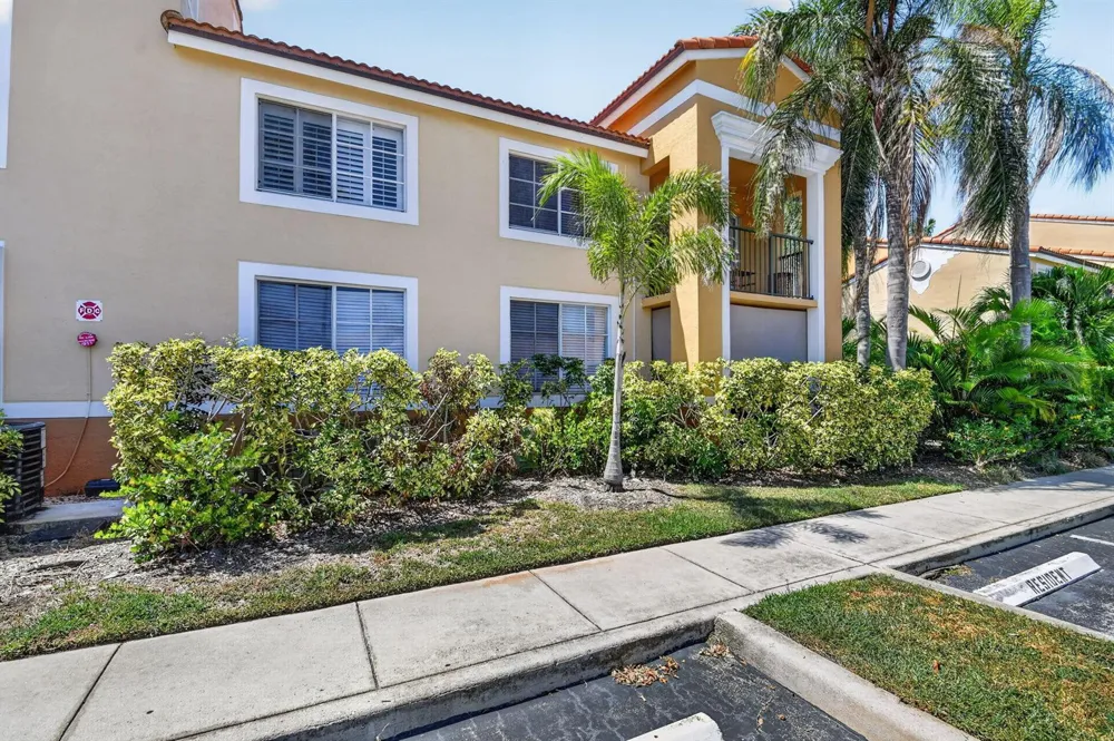 160 YACHT CLUB WAY #211 Hypoluxo, FL 33462