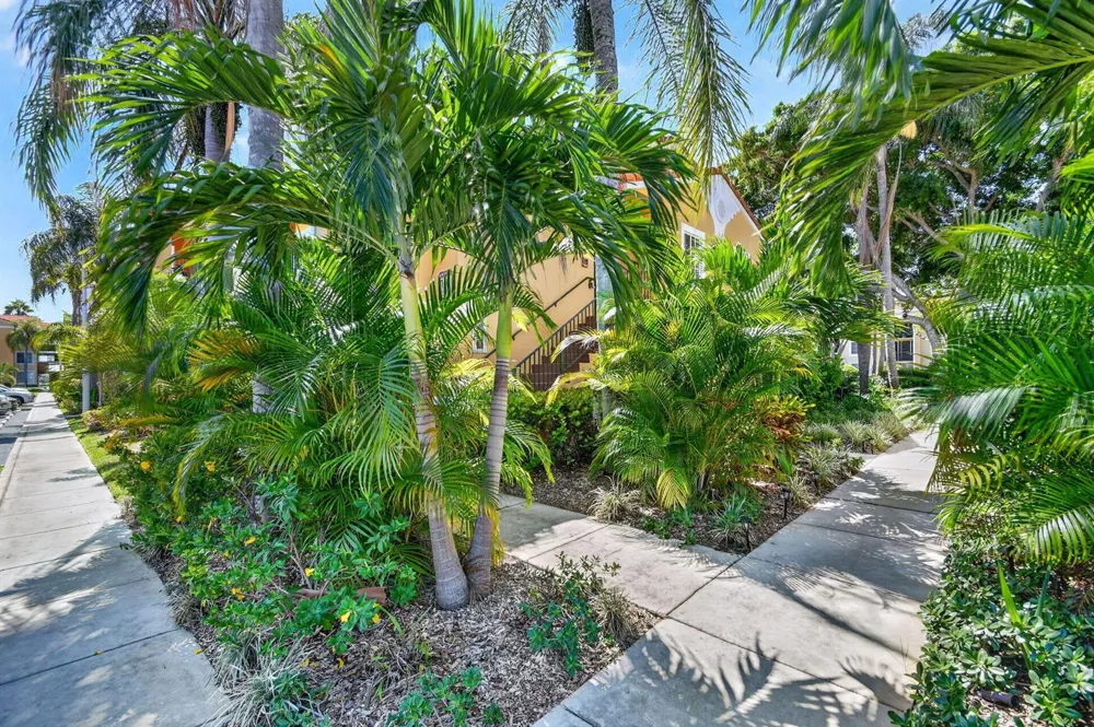 160 YACHT CLUB WAY #211 Hypoluxo, FL 33462