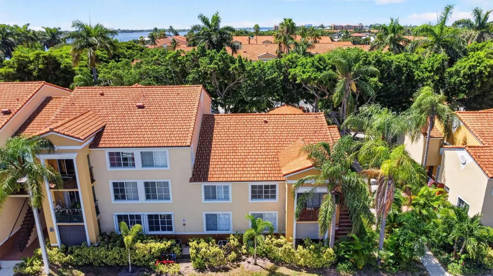 160 YACHT CLUB WAY #211 Hypoluxo, FL 33462