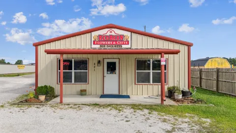 421 E Commercial Street