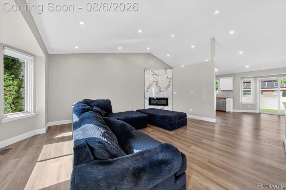 45925 Ashwood Lane Macomb Township, MI 48044