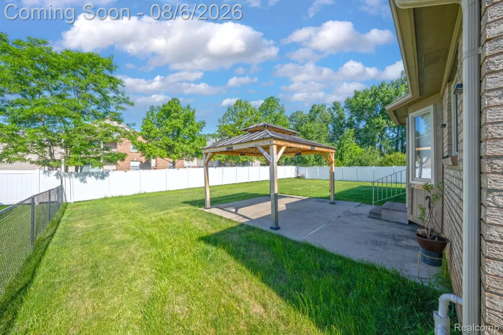 45925 Ashwood Lane Macomb Township, MI 48044