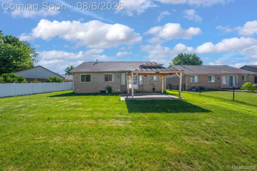 45925 Ashwood Lane Macomb Township, MI 48044