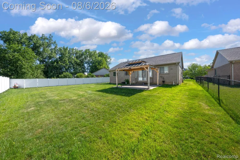 45925 Ashwood Lane Macomb Township, MI 48044