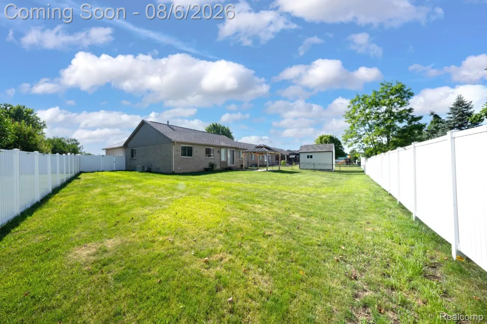 45925 Ashwood Lane Macomb Township, MI 48044