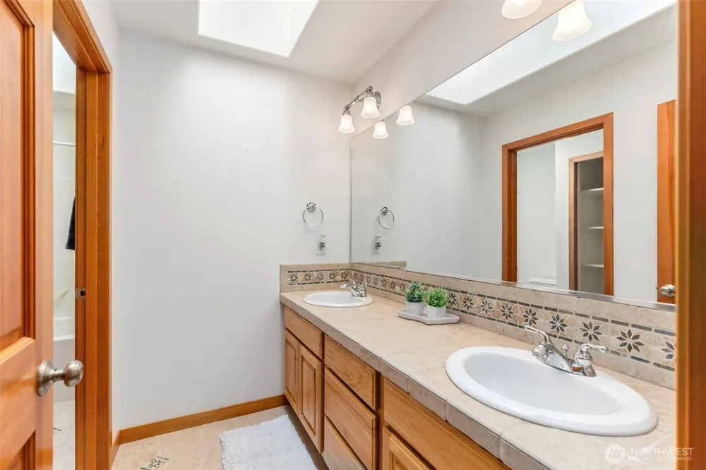 19144 Clear Creek Road NW Poulsbo, WA 98370