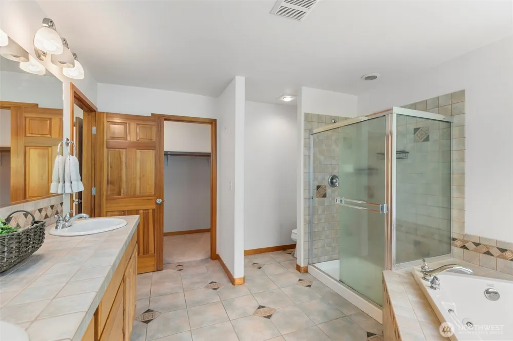19144 Clear Creek Road NW Poulsbo, WA 98370