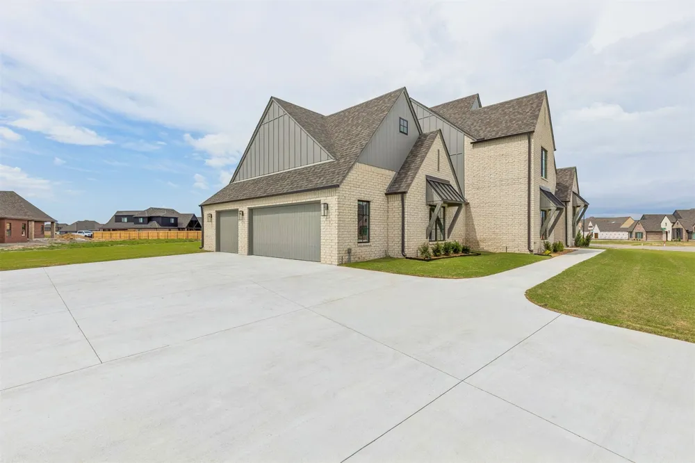 214 E 164th Place S Glenpool, OK 74033