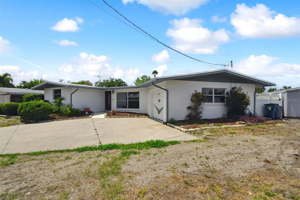 4411 3RD AVENUE E Bradenton, FL 34208