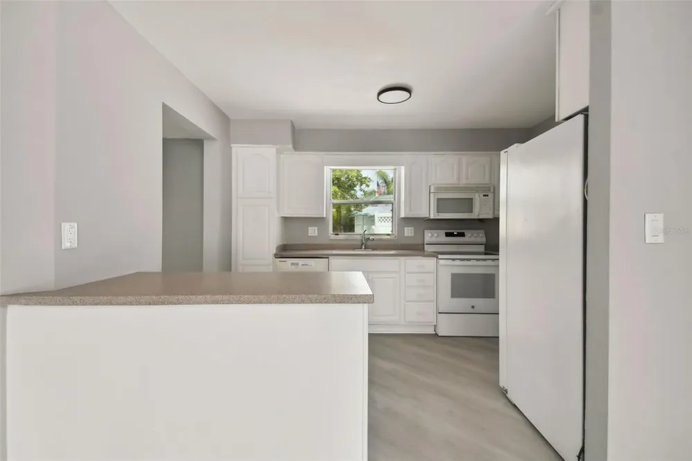 4411 3RD AVENUE E Bradenton, FL 34208