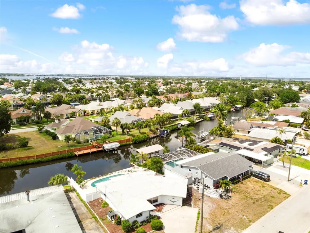 4411 3RD AVENUE E Bradenton, FL 34208