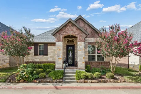 5125 Kentwood Drive