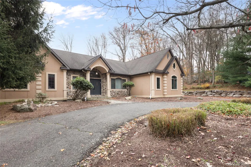 16 S De Baun Avenue Airmont, NY 10901