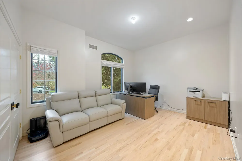 16 S De Baun Avenue Airmont, NY 10901