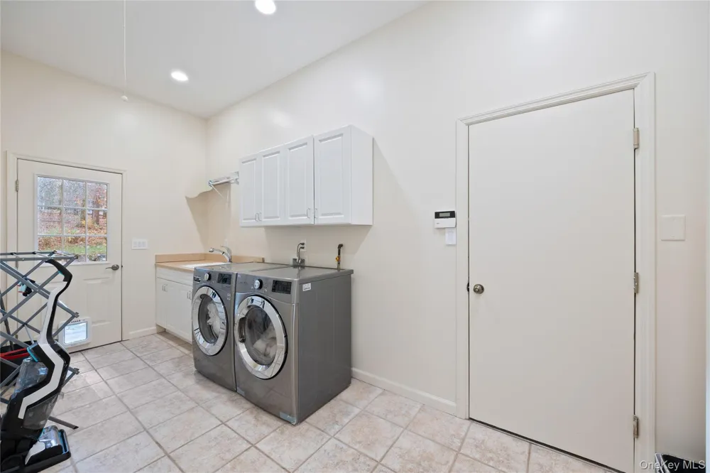 16 S De Baun Avenue Airmont, NY 10901