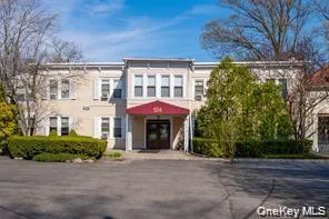 124 PELHAMDALE AVENUE #8A