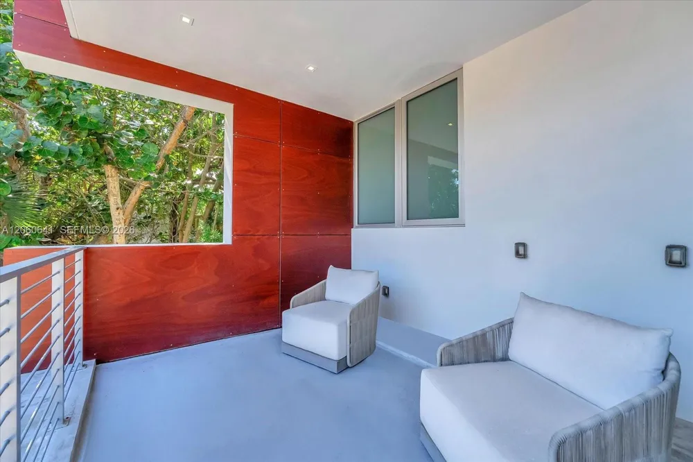 7830 Atlantic Way Miami Beach, FL 33141
