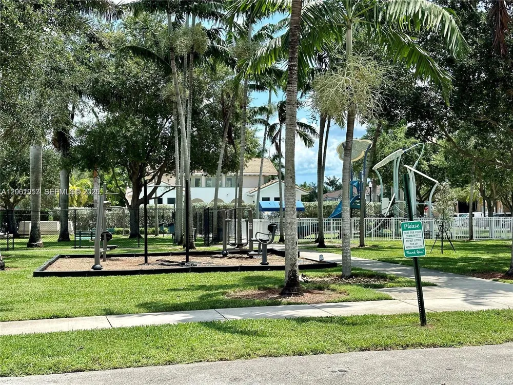 2435 SE 11th St Homestead, FL 33035