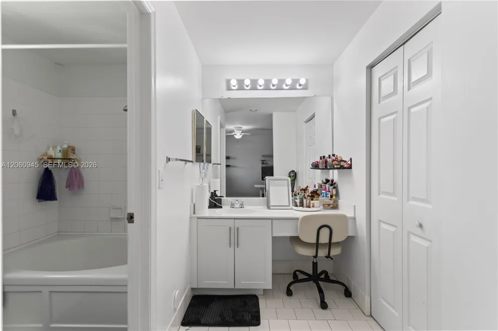 634 NW 208th Dr Pembroke Pines, FL 33029