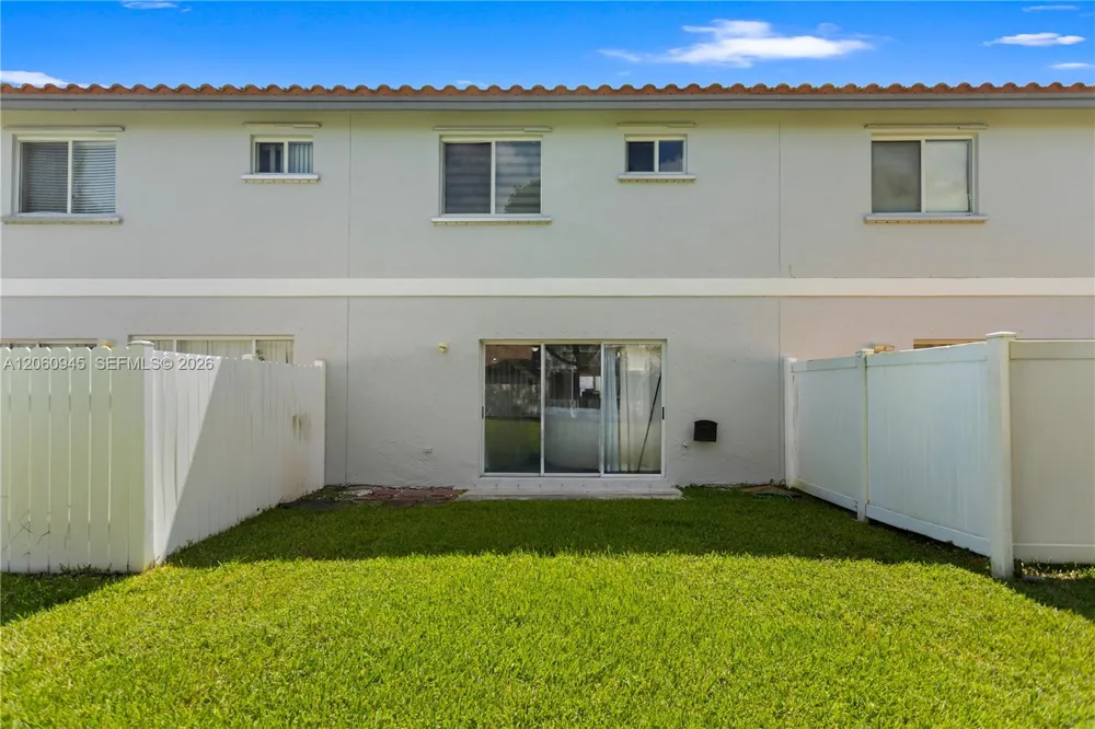 634 NW 208th Dr Pembroke Pines, FL 33029