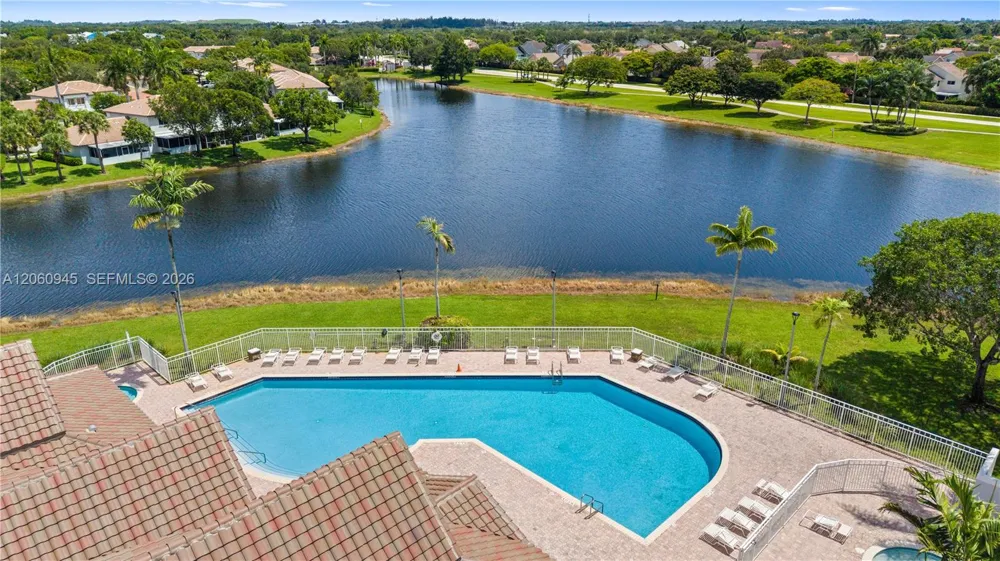 634 NW 208th Dr Pembroke Pines, FL 33029