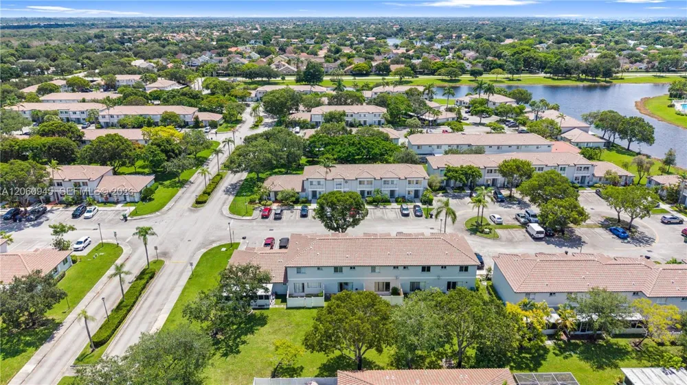 634 NW 208th Dr Pembroke Pines, FL 33029