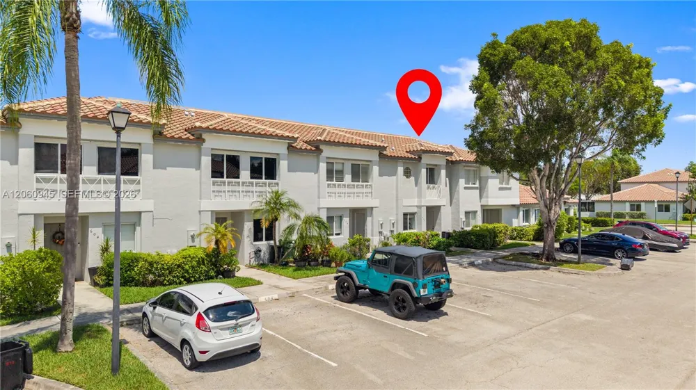634 NW 208th Dr Pembroke Pines, FL 33029