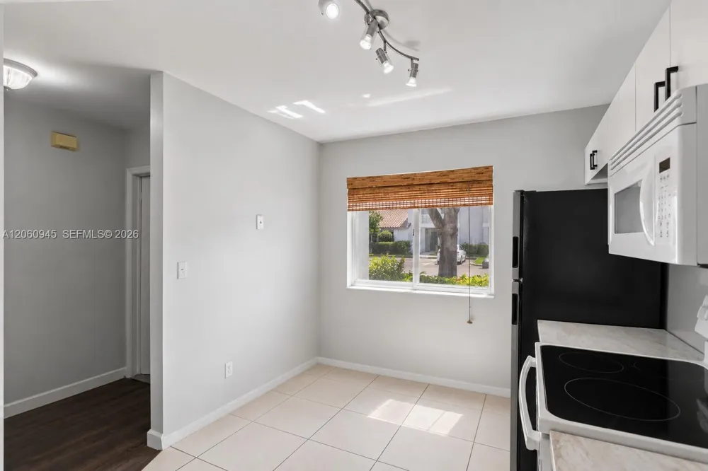 634 NW 208th Dr Pembroke Pines, FL 33029