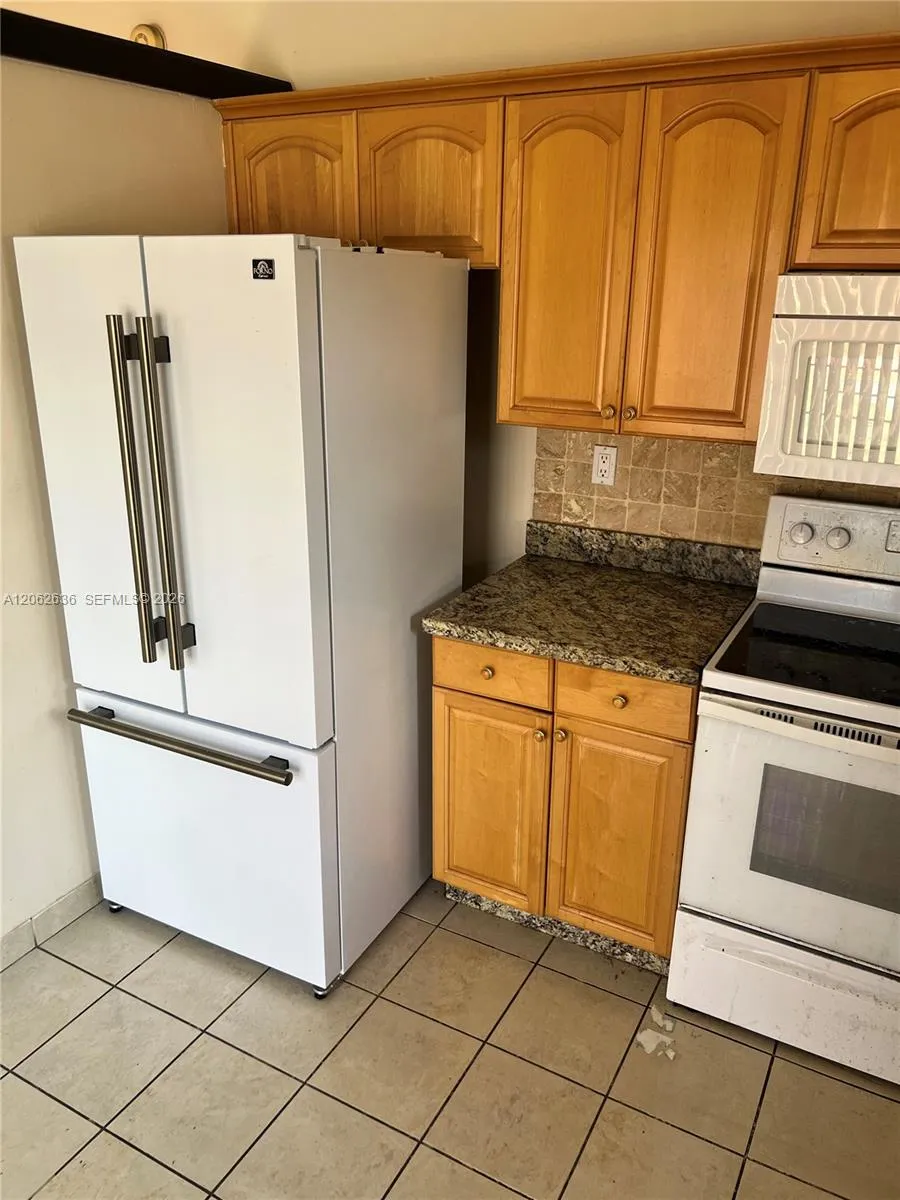 15253 SW 56th Ter Miami, FL 33193