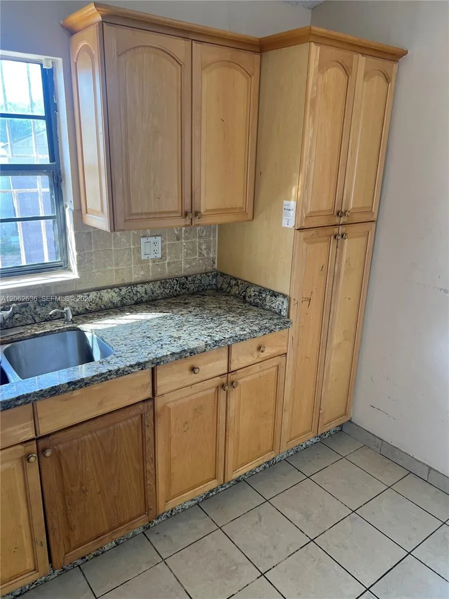 15253 SW 56th Ter Miami, FL 33193
