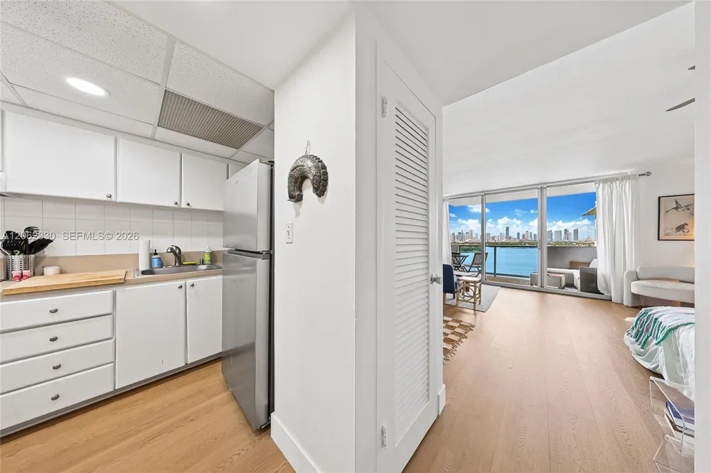 1200 West Ave #1502 Miami Beach, FL 33139