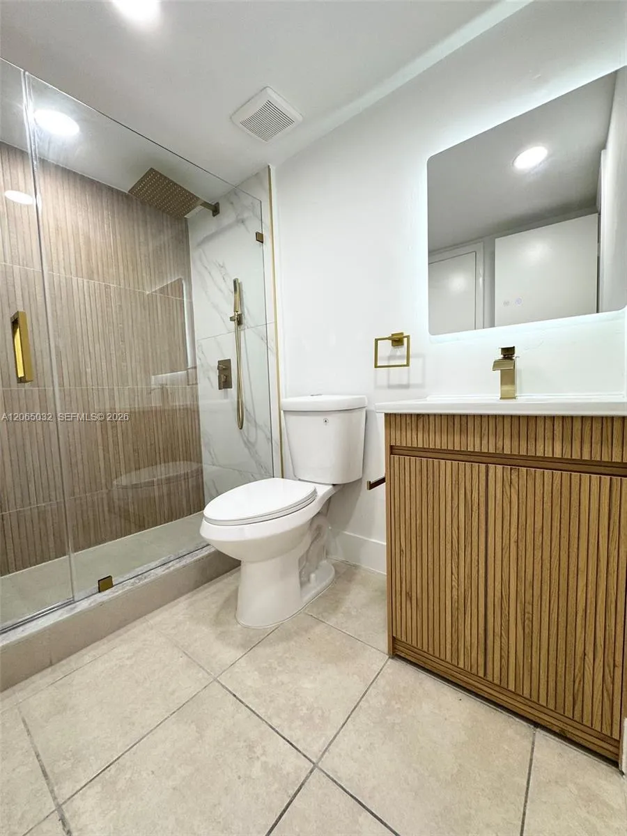 5580 W 26th Ct #209 Hialeah, FL 33016