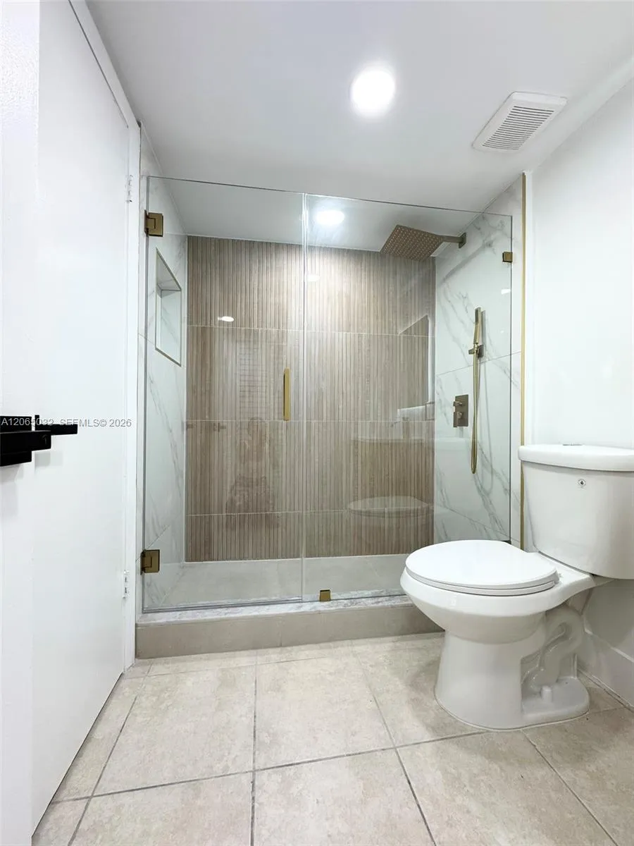 5580 W 26th Ct #209 Hialeah, FL 33016