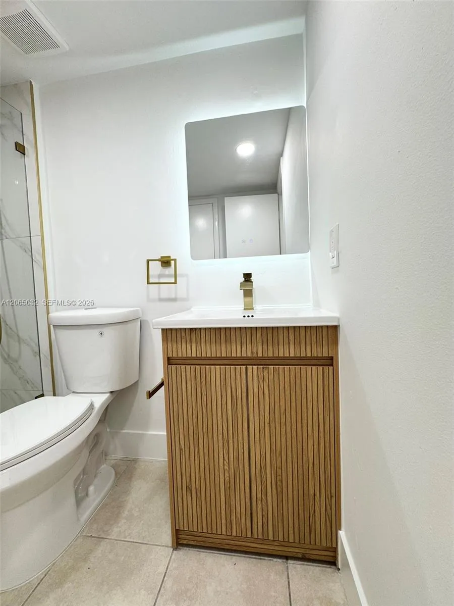 5580 W 26th Ct #209 Hialeah, FL 33016