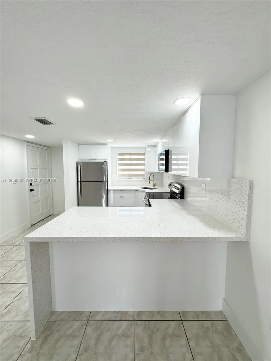 5580 W 26th Ct #209 Hialeah, FL 33016